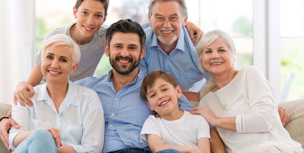 Darowizna od rodziców — kiedy bez podatku i jak to zgłosić?