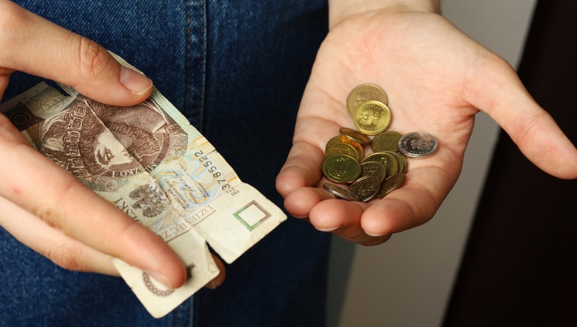 Dlaczego sklep może odmówić przyjęcia uszkodzonego banknotu?