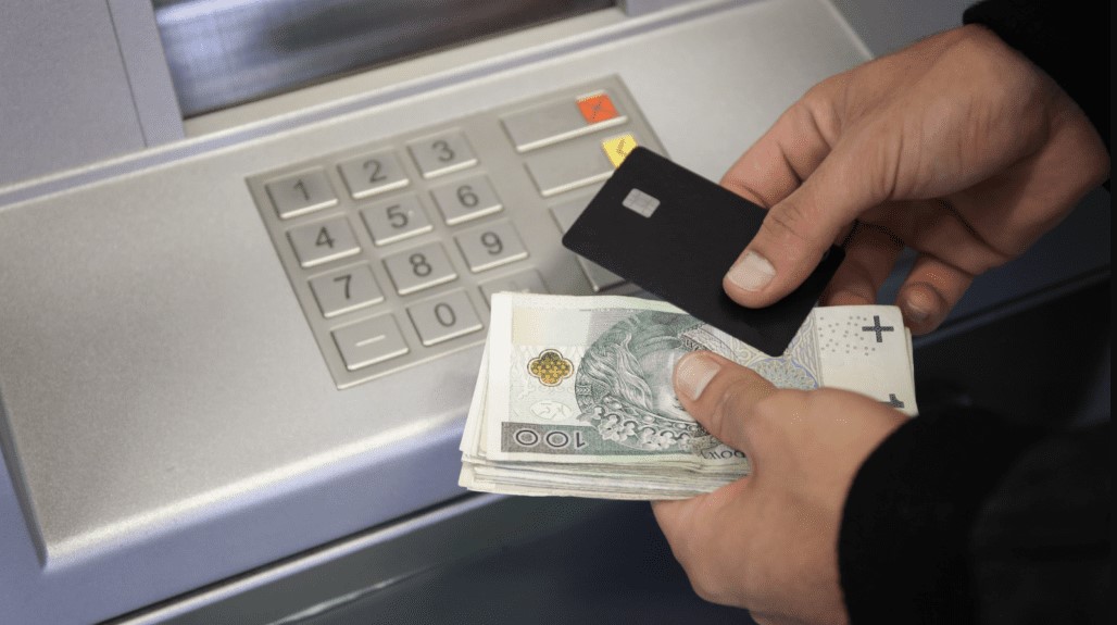 Ile można wypłacić z bankomatu w ciągu dnia