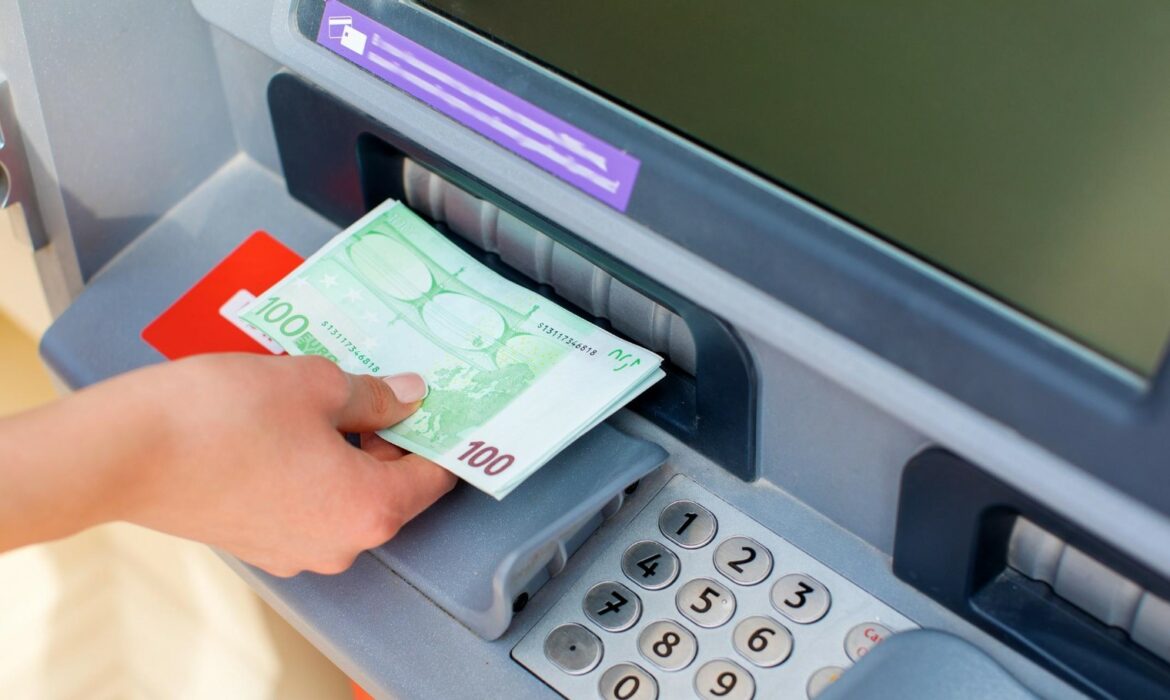 WYPŁATA EURO Z BANKOMATU W POLSCE