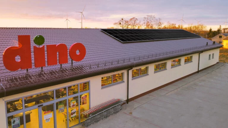 Pracownicy Dino bez letniego urlopu? Kontrowersje wokół decyzji sieci handlowej